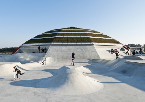 Skater auf dem Iglu
