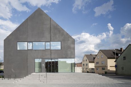   Bürgerzentrum Strullendorf – Sanierung und Erweiterung des Rathauses mit Bauhof