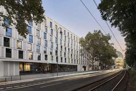Fassade Motel one Caecilienstraße, Köln