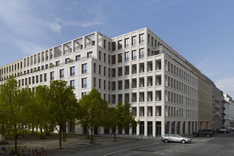 Haus am Max- Reinhardt- Platz