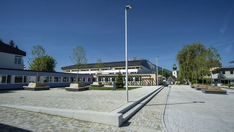 Schulhof und Gemeindeplatz Elsbethen bei Salzburg 