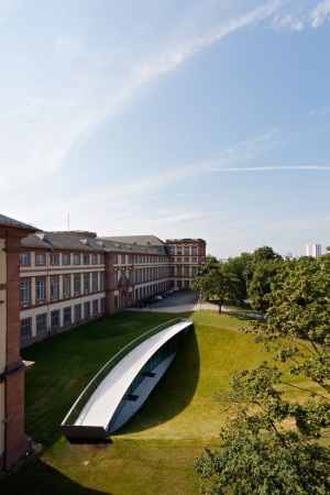 Studieren im Barockschlossgarten
