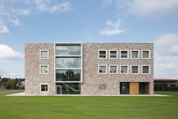 Aufgelockerter Kubus in Hohentengen