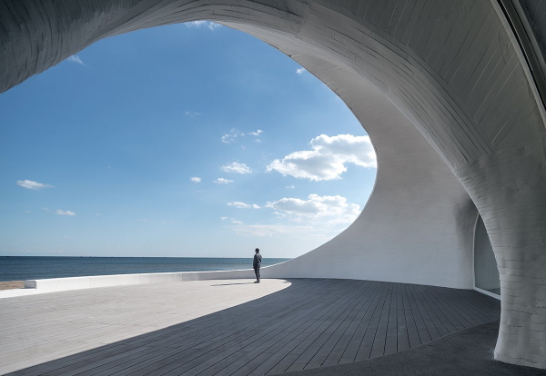 Betongewölbe unterm Sand