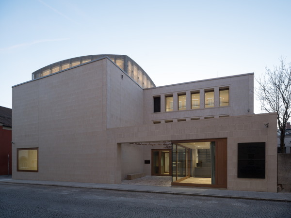 Durchlässige Raumschale