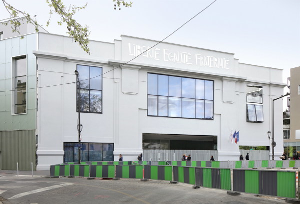 Durchs alte Werkstor in die neue Wissensfabrik