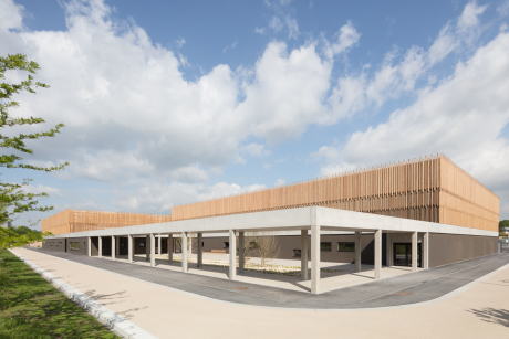 Mehrzweck- und 3-Feld-Sporthalle 