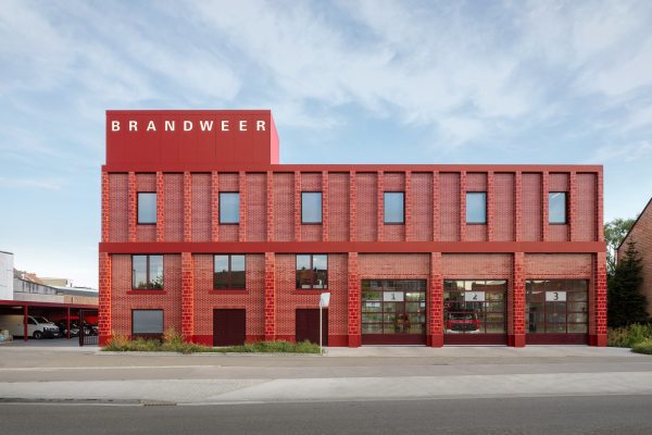 Feuerroter Farbakzent