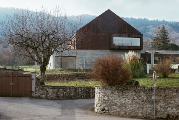 Rostrot am Genfersee