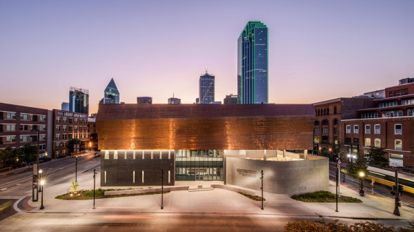 Erinnerung und Appell in Dallas