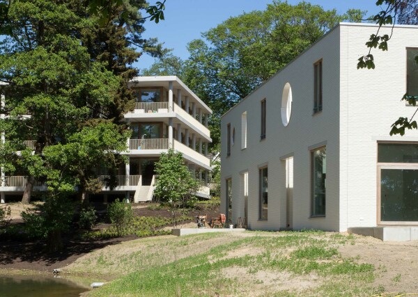 Teichhaus und Waldapartments