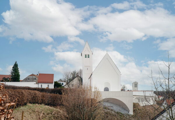 Neu geordnetes Areal in Hebertshausen