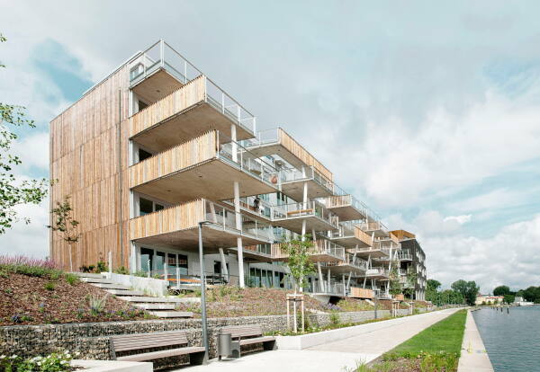 Steppende Balkone an der Dahme