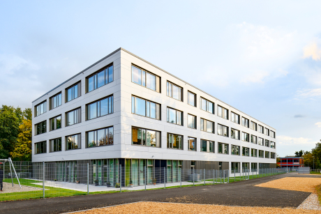 Grundschule mit Kinderhort und Sporthalle in Nürnberg