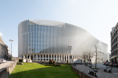 Bankgebäude mit Mehrwert