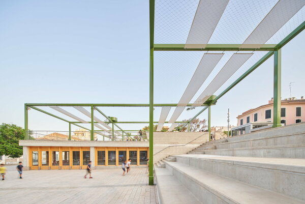 Freitreppe mit Pergola
