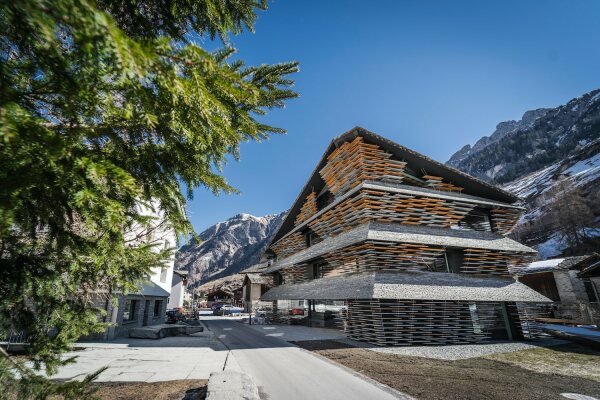 Haus der fliegenden Steine