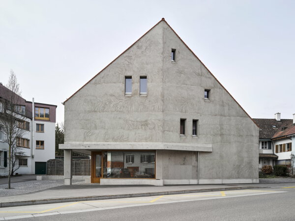 Pudel im Beringer Ortskern