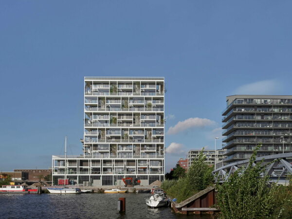 Holzhybrid in Amsterdam