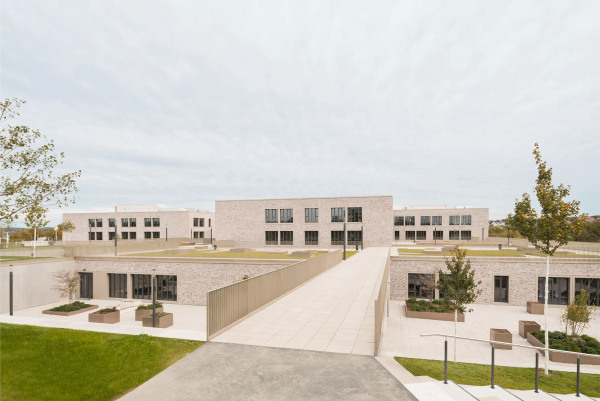Schule als Stadt in der Stadt