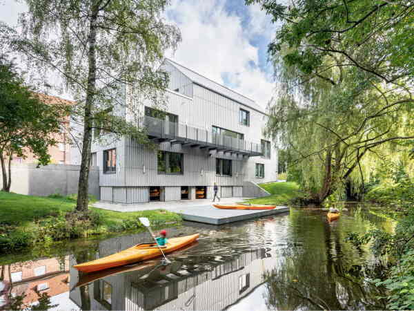 Kayaks im Kriechgeschoss