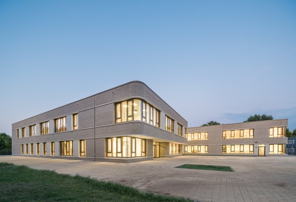 Auf dem Weg zum Campus