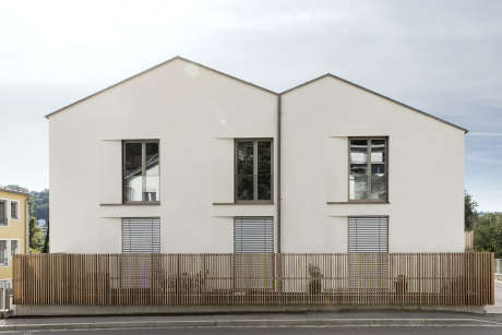 Neubau eines Mehrfamilienhauses mit Blick zur Altmühl