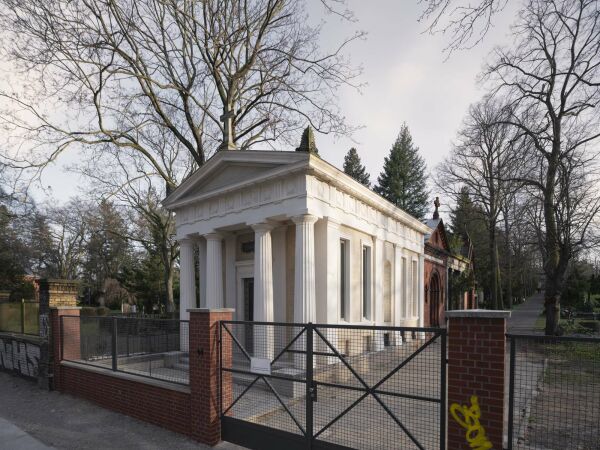 Nachnutzung zweier Mausoleen