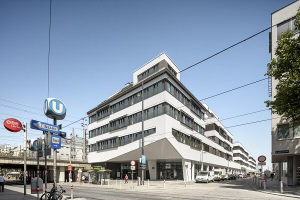 Holzhybrid über U-Bahn-Wendeanlage