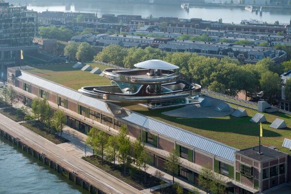 Tornado über dem Hafen